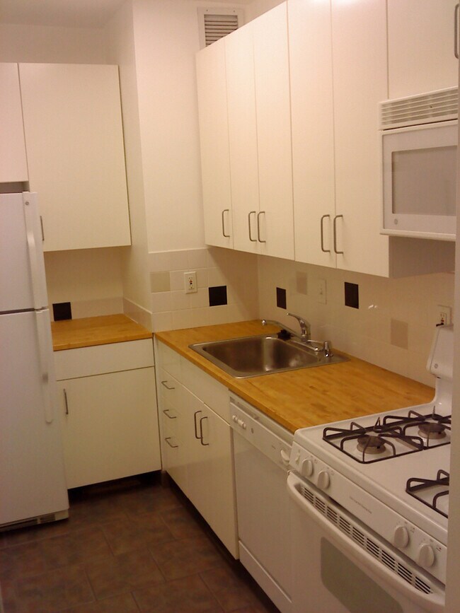 Foto del edificio - 2755 Ordway St NW