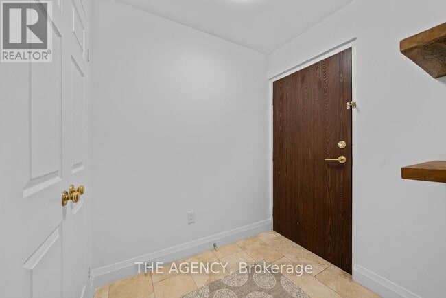 Building Photo - 211-211 St Patrick St