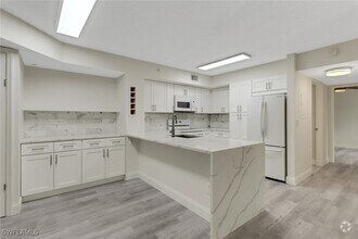 Building Photo - 1220 Wildwood Lakes Blvd