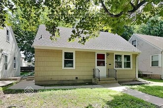 Building Photo - 5613 27th Ave S