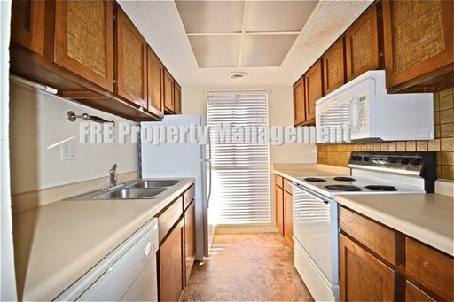 Building Photo - 5320 S Ben Davis Park