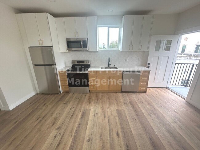 Foto del edificio - **BRAND NEW - 1 bed, 1 bath Unit in the Heart of South Park - Available NOW***