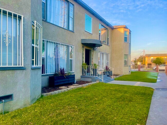 Foto del edificio - 8991 Burke Ave