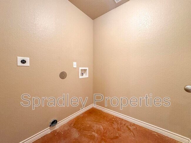 Building Photo - 709 Laila Ln