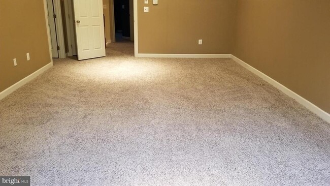 Foto del edificio - 1587 Rutland Way