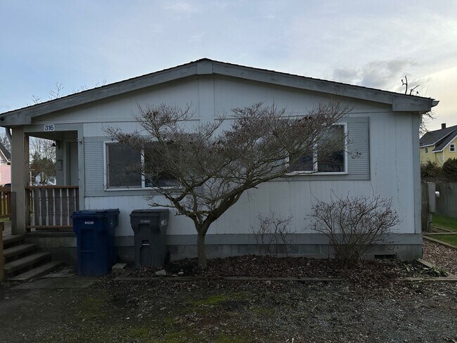 Building Photo - Laconner 2 Bedroom