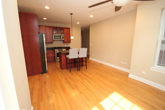 Foto del edificio - 1330 W Argyle St