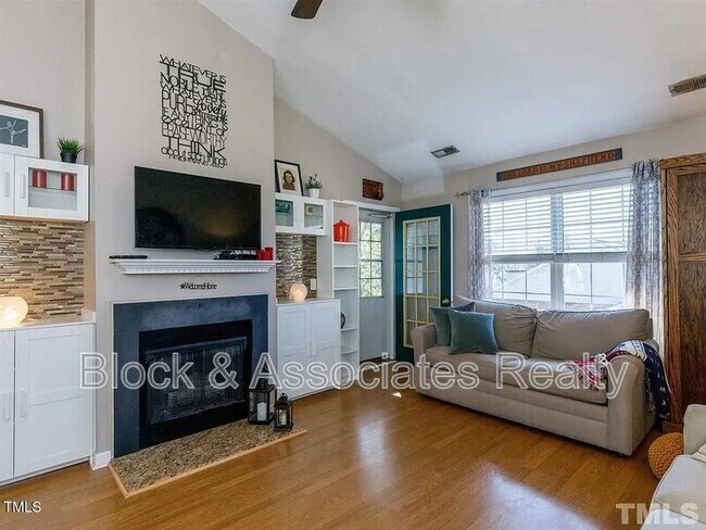 Foto del edificio - 2522 Wellington Ridge Loop