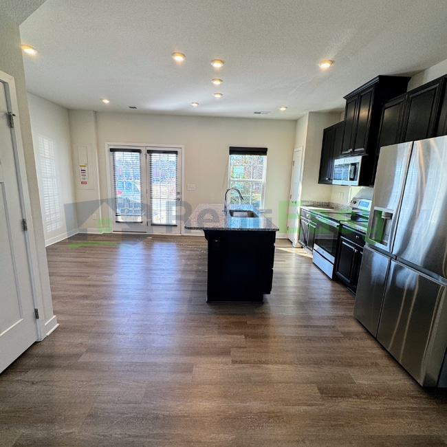 Foto del edificio - 225 Goldenstar Ln