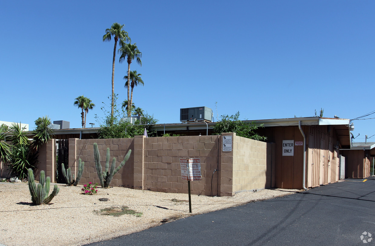 Building Photo - 2701 East Campbell Avenue Apartments