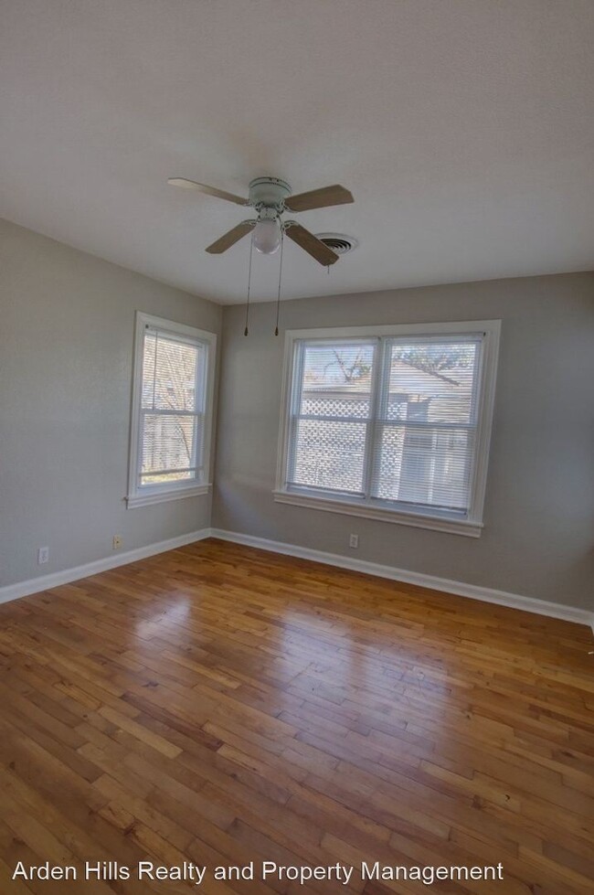 Building Photo - 2 br, 1 bath House - 1616 E. Main St