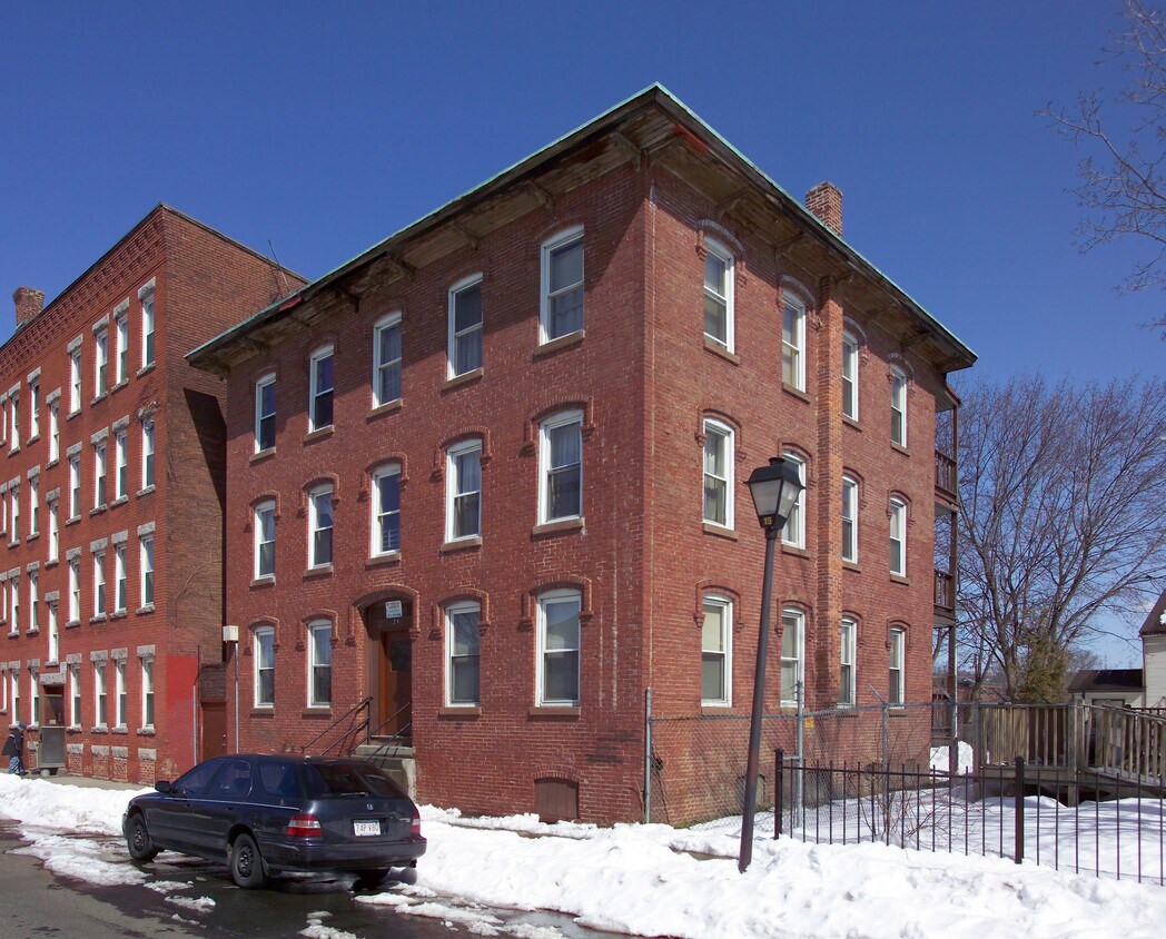 Primary Photo - 24 N East St