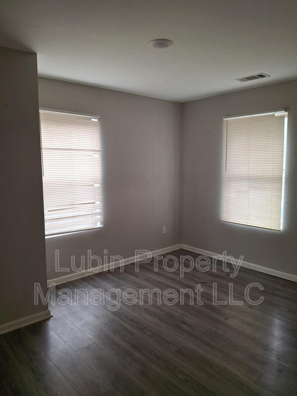 Foto del edificio - 1362 Stage Ave