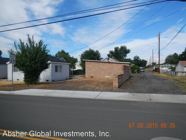 Building Photo - 3 br, 1 bath House - 1200 W. 11TH STREET