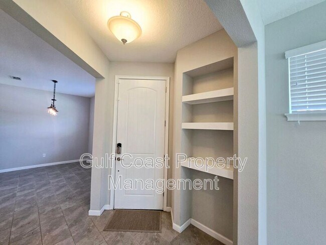 Building Photo - 5005 Skyview Ln