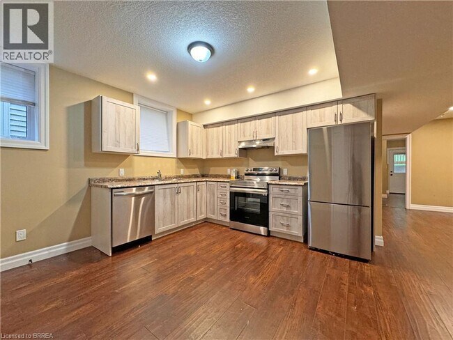 Building Photo - 343 Marlborough St