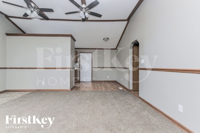 Foto del edificio - 2102 E Edgewood Ave