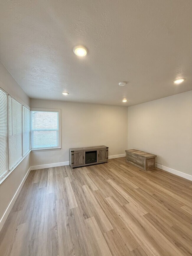 Foto del edificio - Completely Updated 4-Bedroom Home in Ogden!