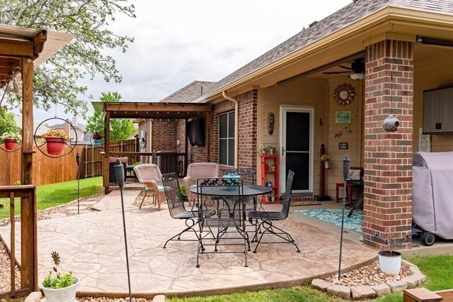 Foto del edificio - 10913 Middleglen Rd