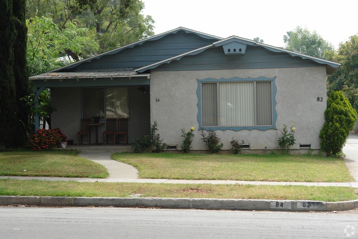 Building Photo - 82 N Oak Ave