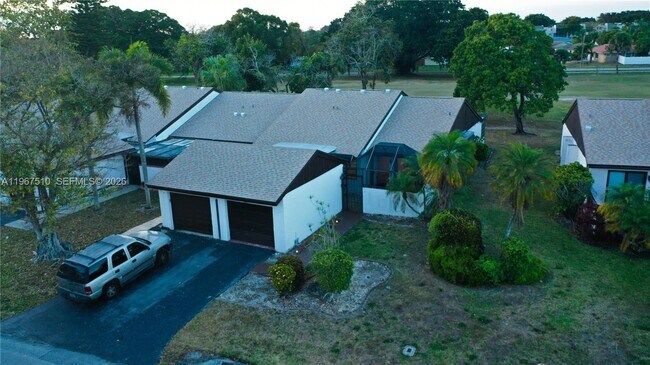 Foto del edificio - 9311 Wedgewood Dr