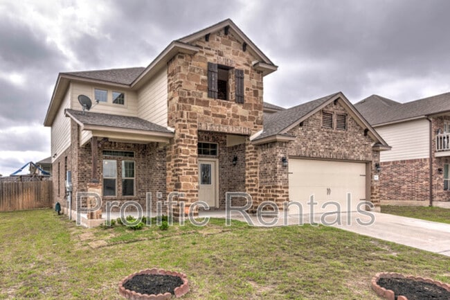 Building Photo - 5300 Primavera Ln