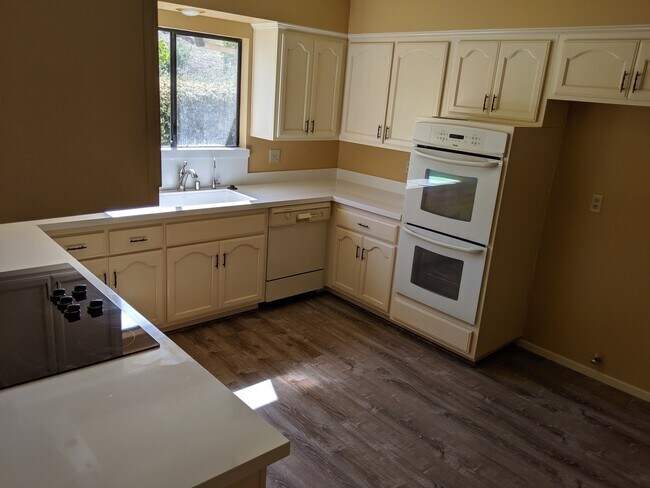 Foto del edificio - 203 Patricia Ct