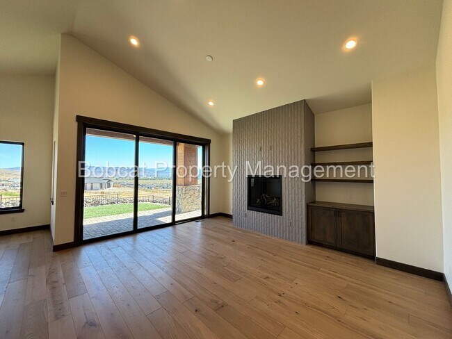 Foto del edificio - Brand New, Mountain Modern Home on Genoa R...