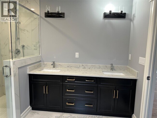 Photo du bâtiment - 4432 Belmont Ave