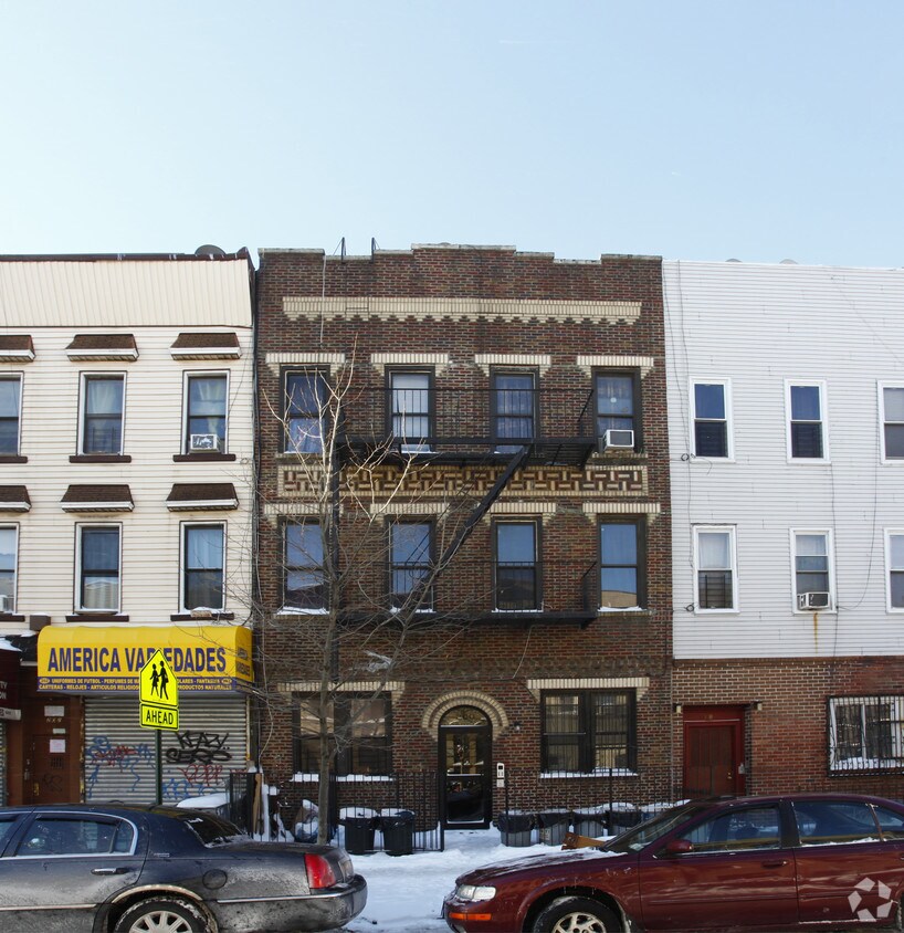 Building Photo - 200 Irving Ave