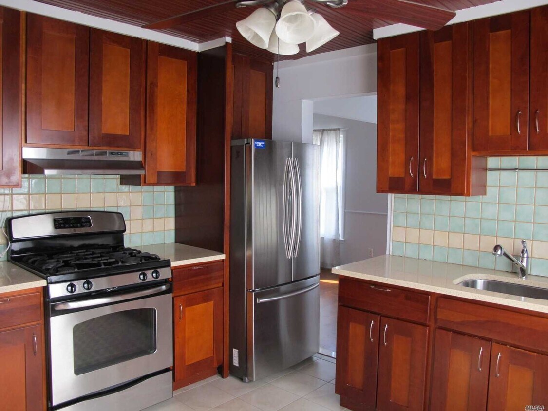 Foto principal - 214-32 Waters Edge Dr