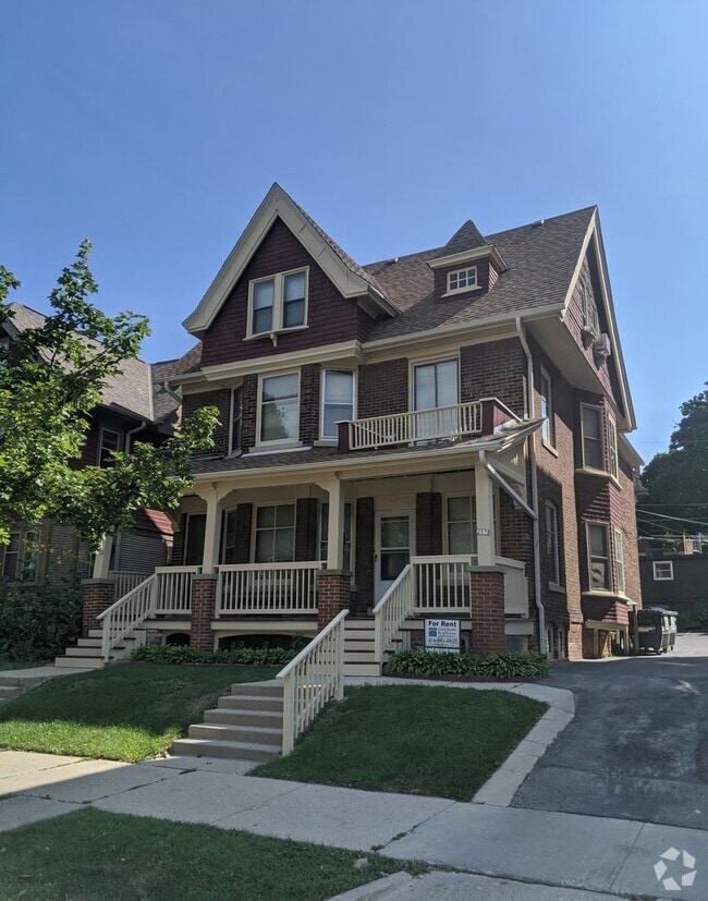 Building Photo - 2570 N Murray Ave