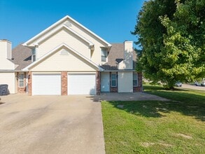 Building Photo - 4303-4305-4305 Cheryl Ct