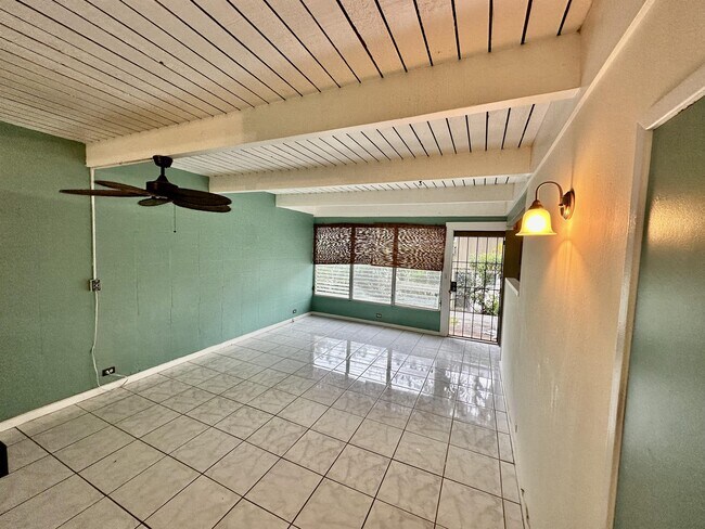 Foto del edificio - 4950 Kilauea Ave