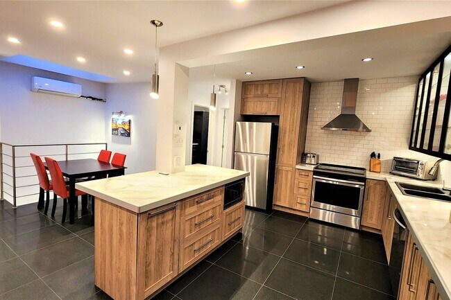 Photo du bâtiment - 1033 Rue Berri