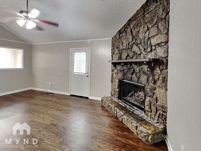 Building Photo - 2406 Jenwood St