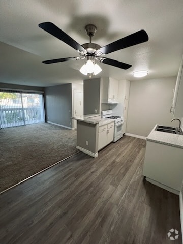 Upstairs Unit - Featuring a Balcony - ROBERTA