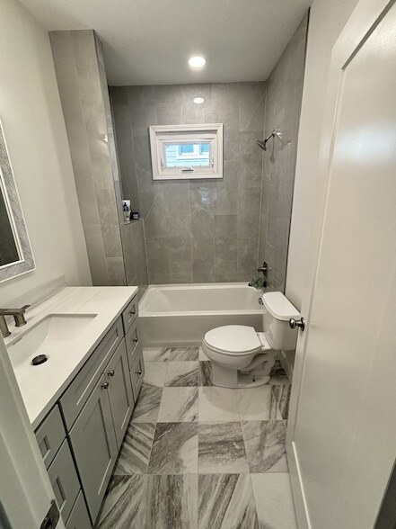 Building Photo - 807 Setliff Pl