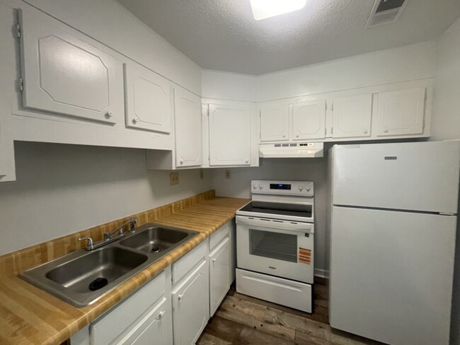 Foto del edificio - 3 bedroom Apartment for rent