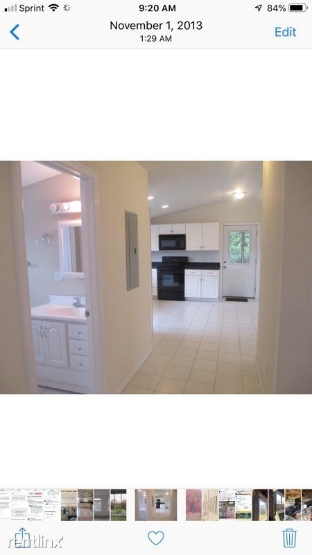 Building Photo - 834 Mapledale Rd