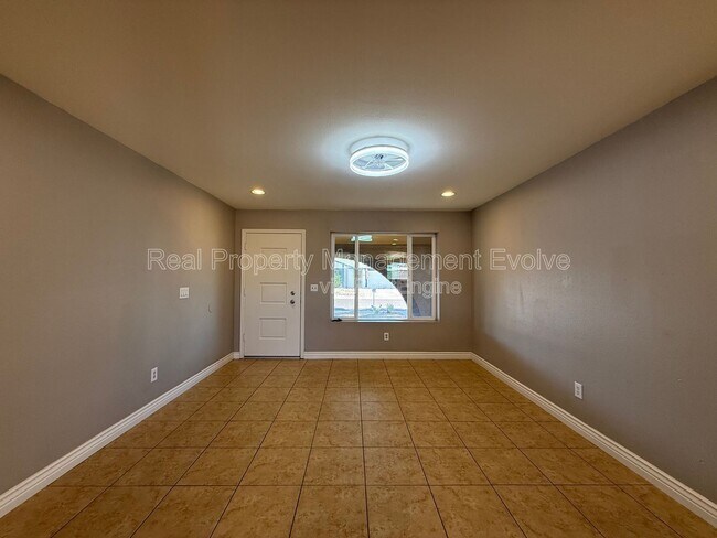 Building Photo - 3626 W Angela Dr