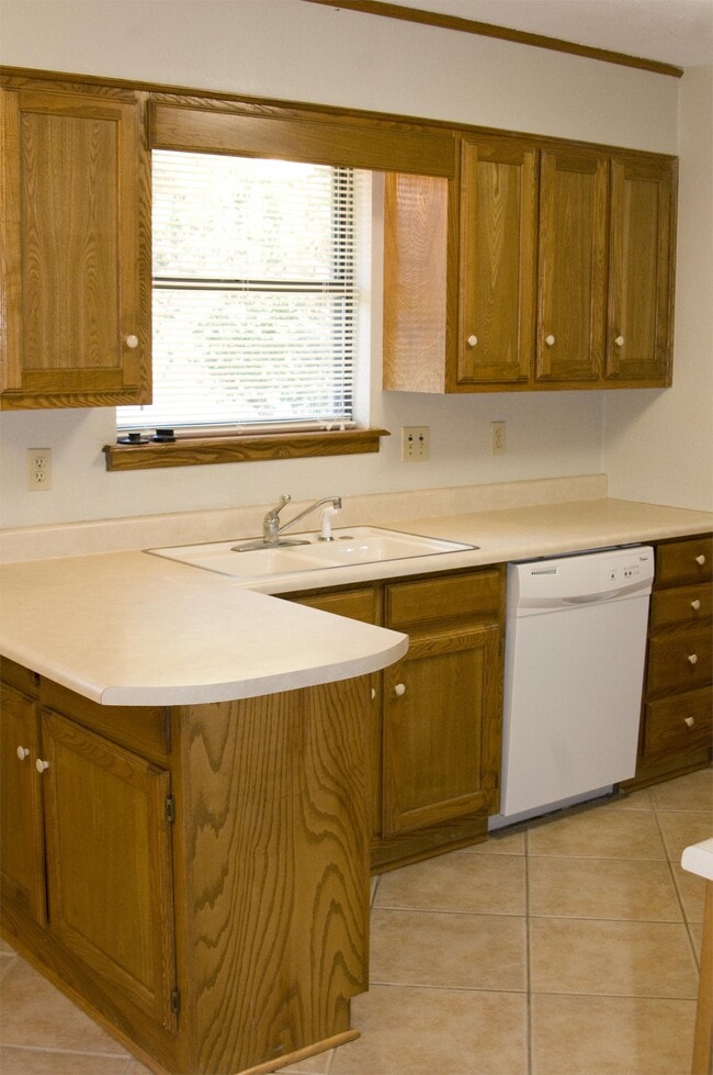 Foto del edificio - 111 Briarwood Ln