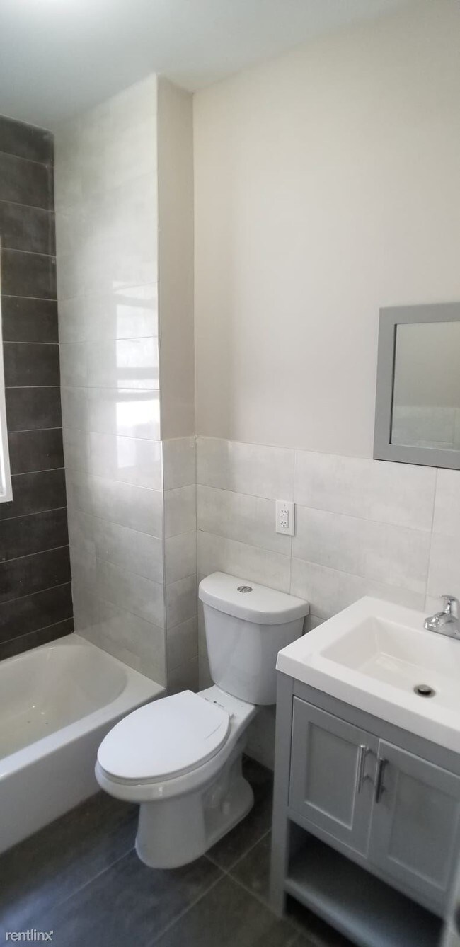 Building Photo - 3 br, 1 bath  - 186 Eastern Pkwy 1R