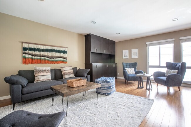 Foto del edificio - 4407 Francis Ave