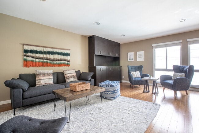 Building Photo - 4407 Francis Ave