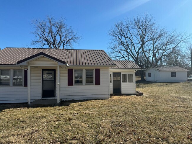 Foto del edificio - 2 Bedroom home Strafford, MO