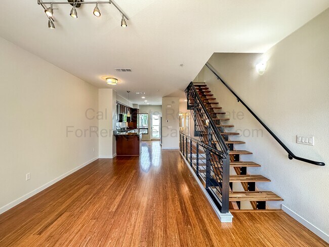 Building Photo - 1209 Wood St