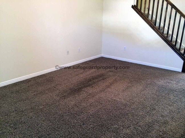 Building Photo - Spacious 3-Bedroom Townhome in Gated Draper Community