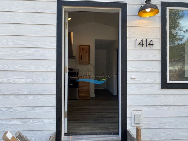 Foto del edificio - 2 Bedroom 1 Bath House Built in 2022 Avail...