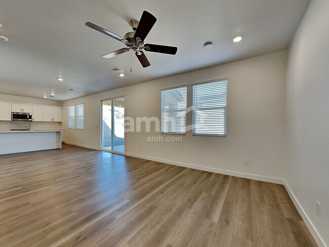 Foto del edificio - 20177 W Thomas Rd